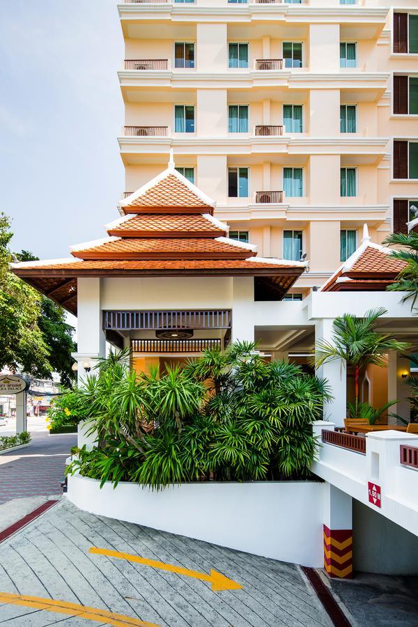 Aiyara Palace Hotel Pattaya Bagian luar foto